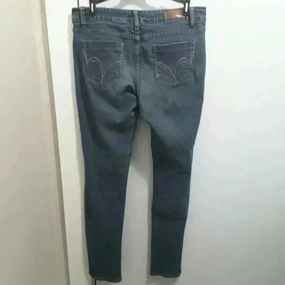 Jean 9 - Picture 2 of 8